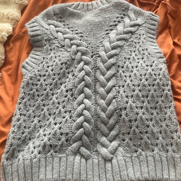 Zara Chunky Grey Knit Sweater Vest - Picture 2 of 2